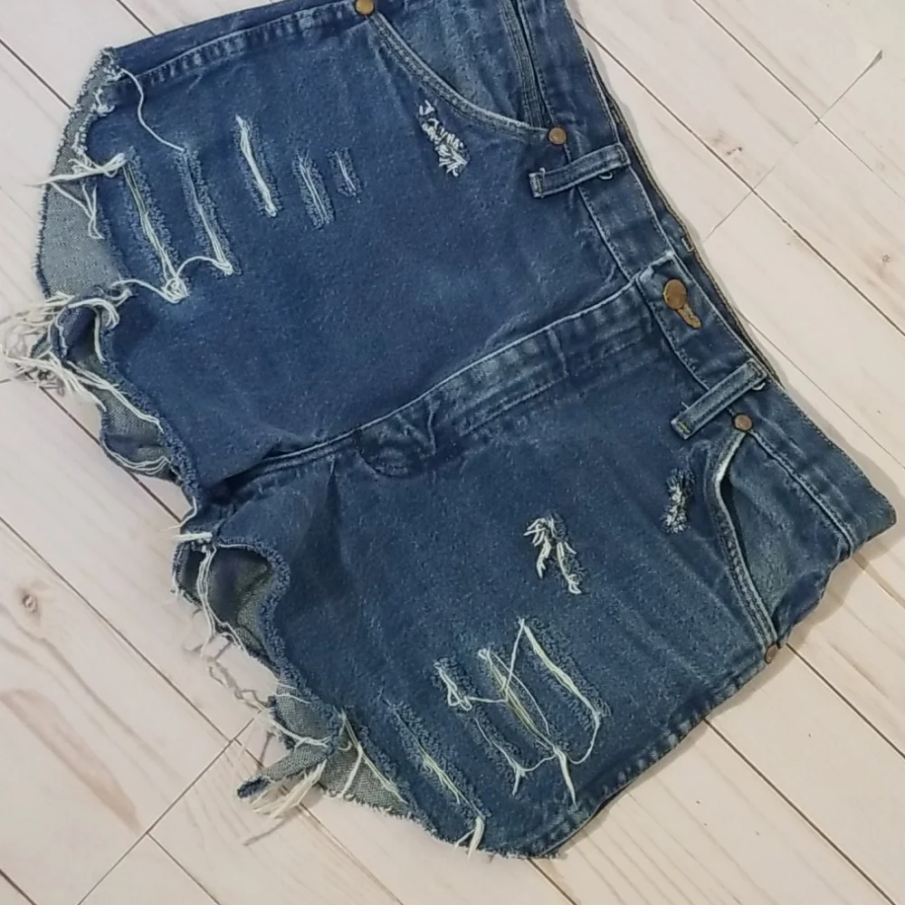 Vintage 1980s wrangler‎ cutoffs 32